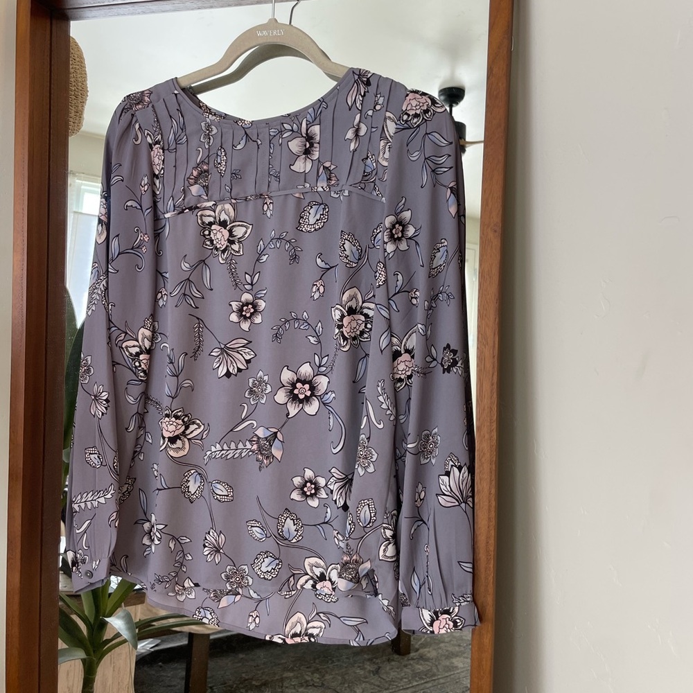 Lavender floral long sleeve Loft blouse size XSP